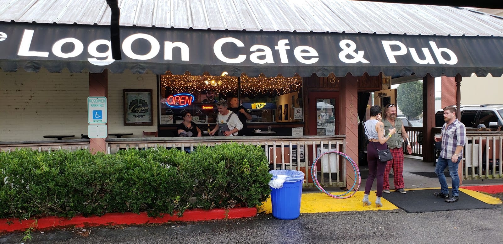 The Logon Cafe & Pub, photo 2