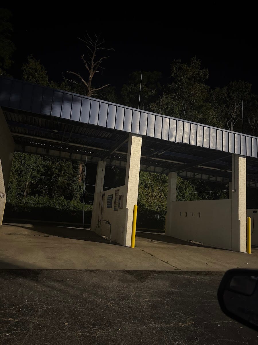 OASIS SELF SERVICE CAR WASH, photo 2