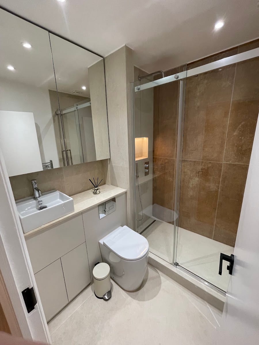 Chloe building & Maintenance Ltd