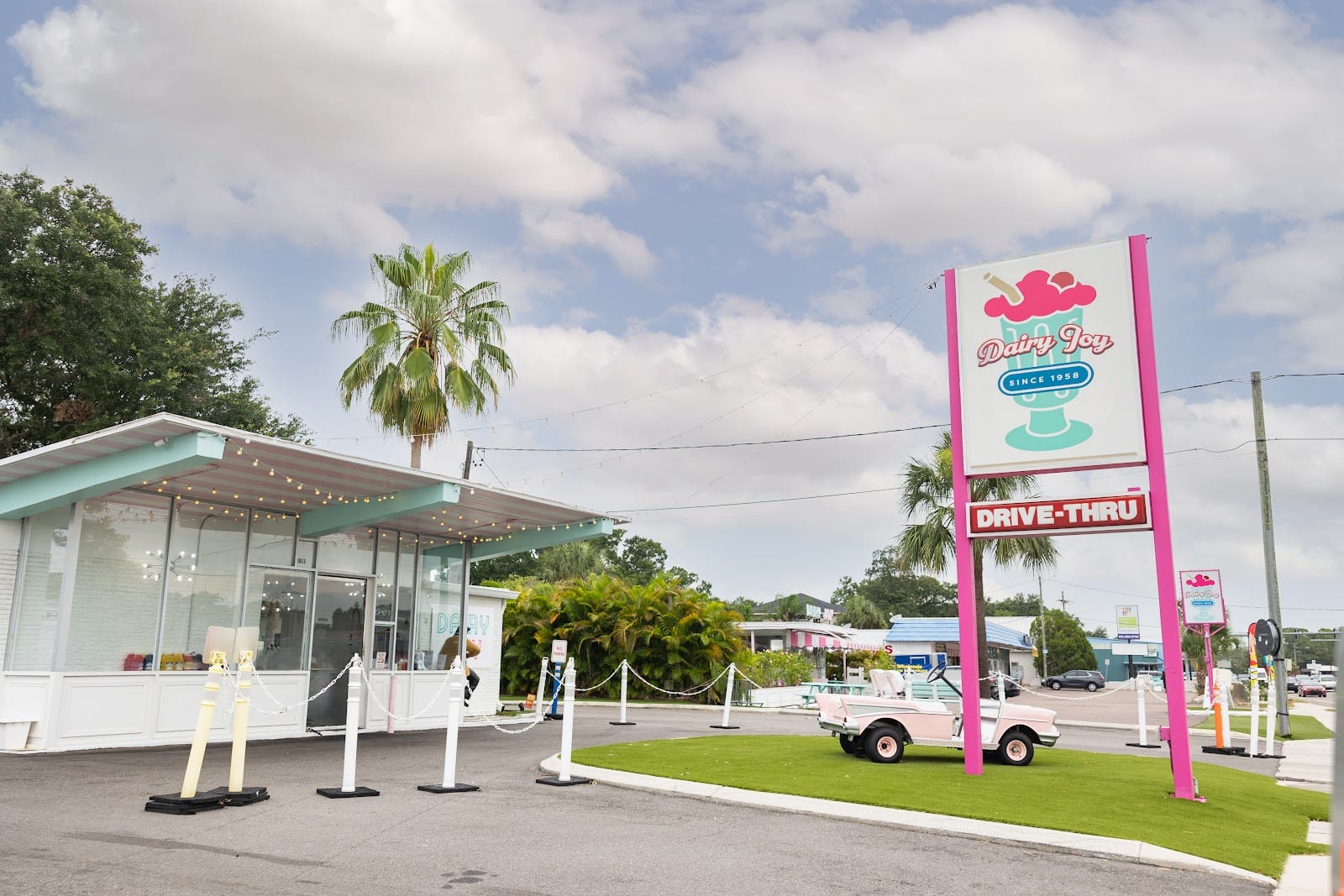 Dairy Joy Drive-Thru Ice Cream, photo 3