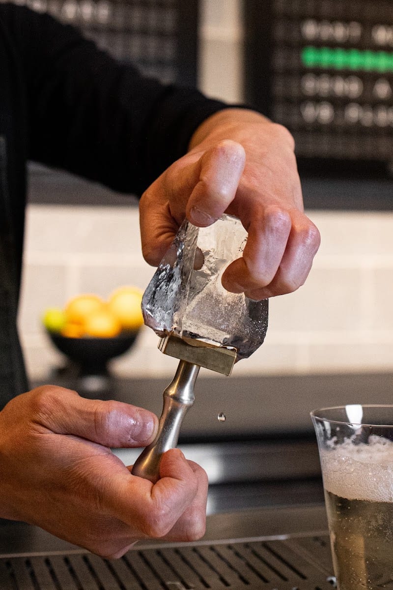 M2 Cocktail Bar