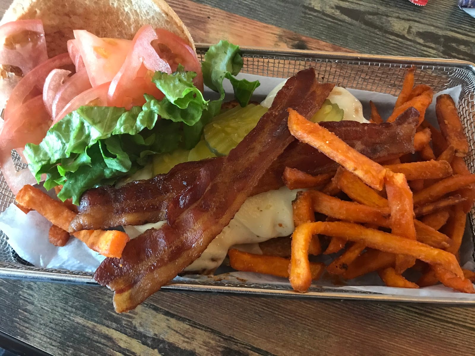 Hangar 6 Grill, photo 2