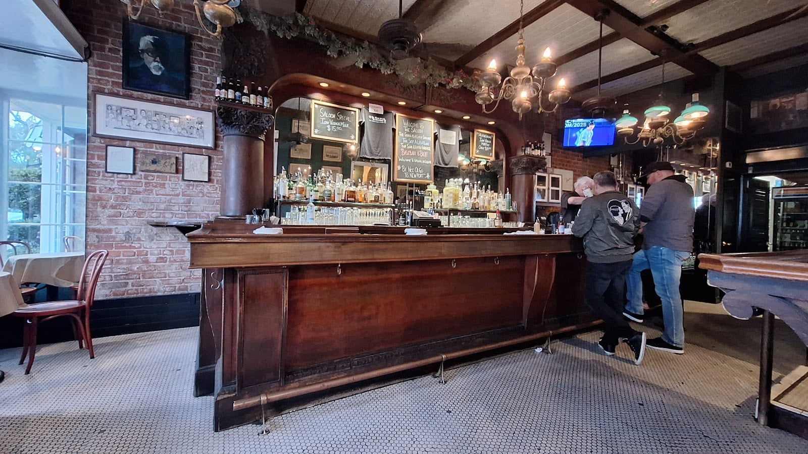 Saloon, photo 3