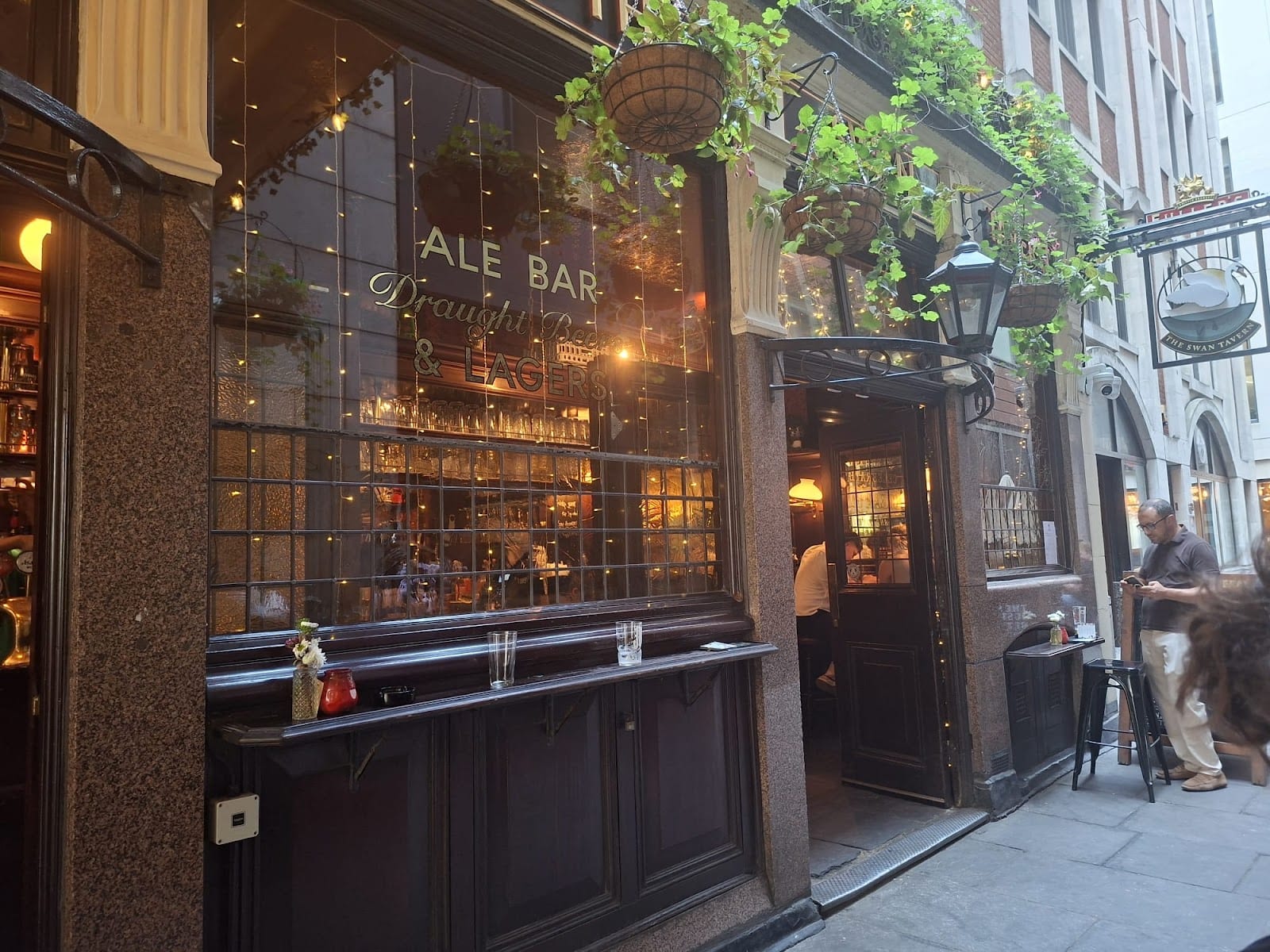 The Swan Tavern, EC3, photo 2