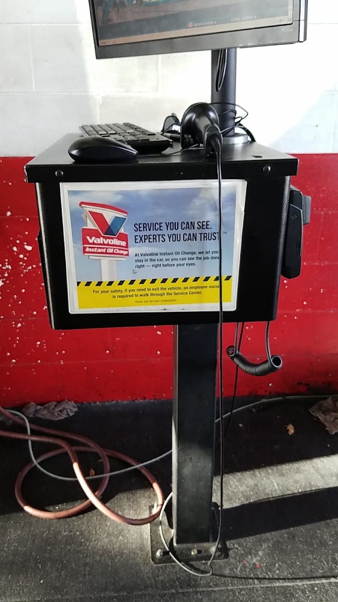 Valvoline Instant Oil Change, photo 4