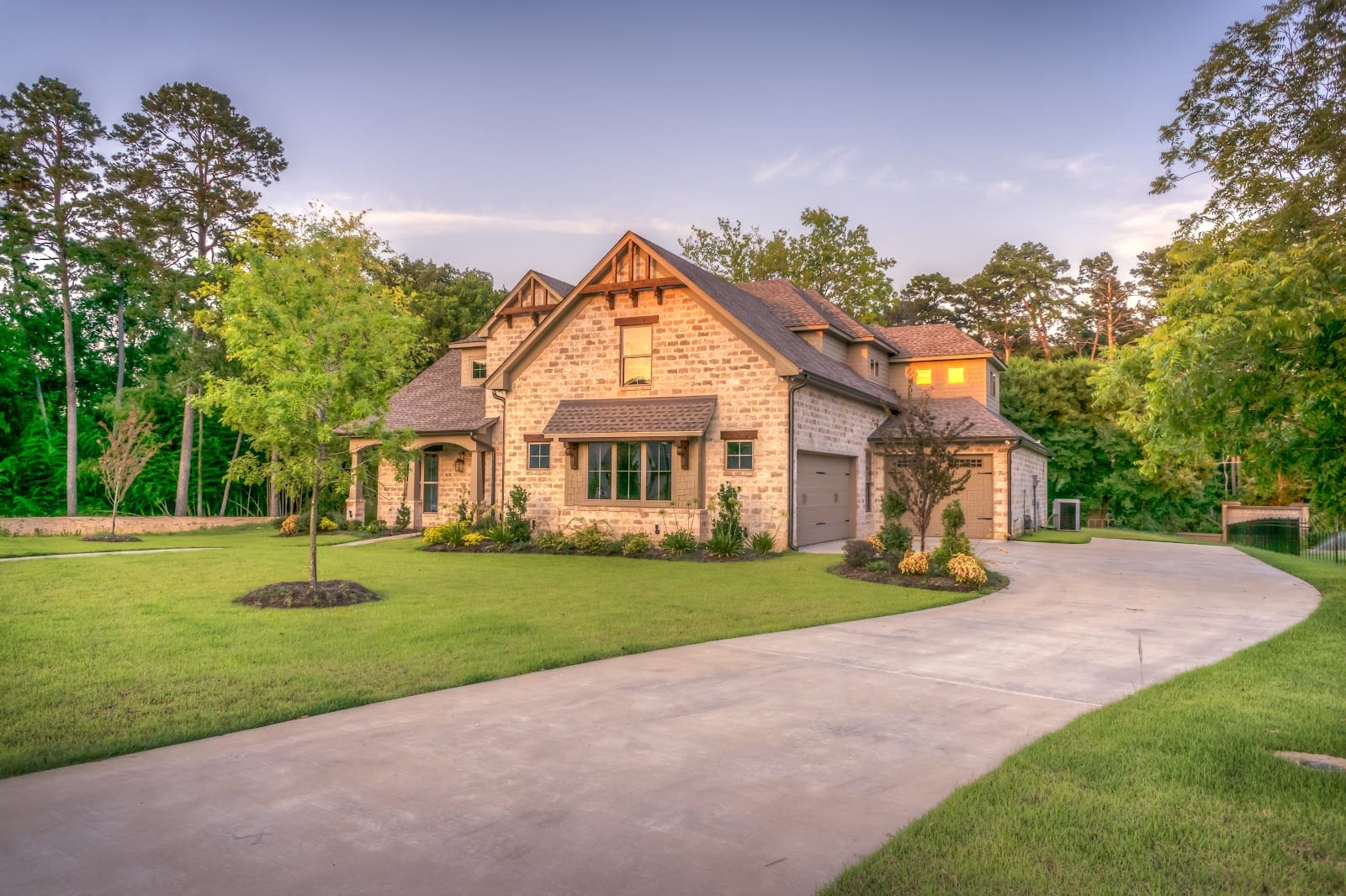 Louise Buys Houses
