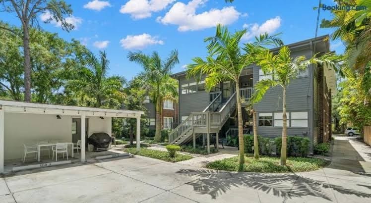 Cozy King Suite near Bayshore! Pool,Gym,Parking, photo 2
