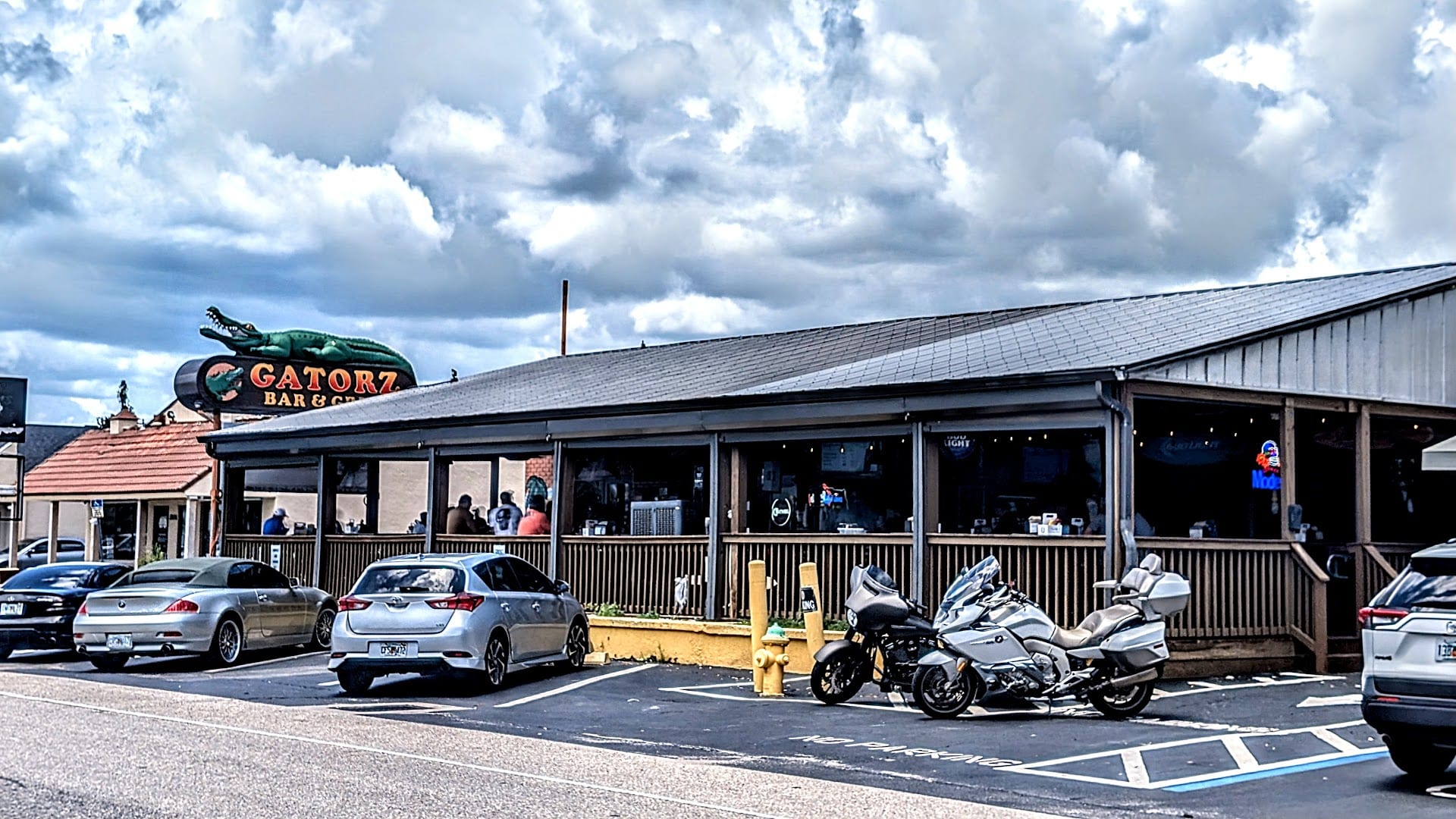 Gatorz Bar and Grill