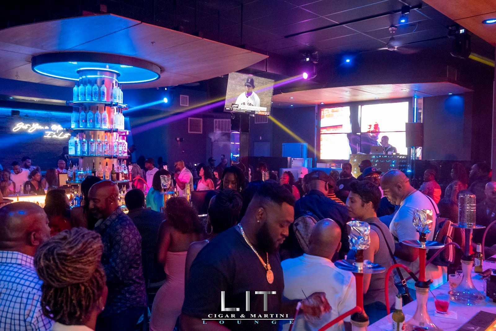 LIT Cigar & Martini Lounge, photo 2