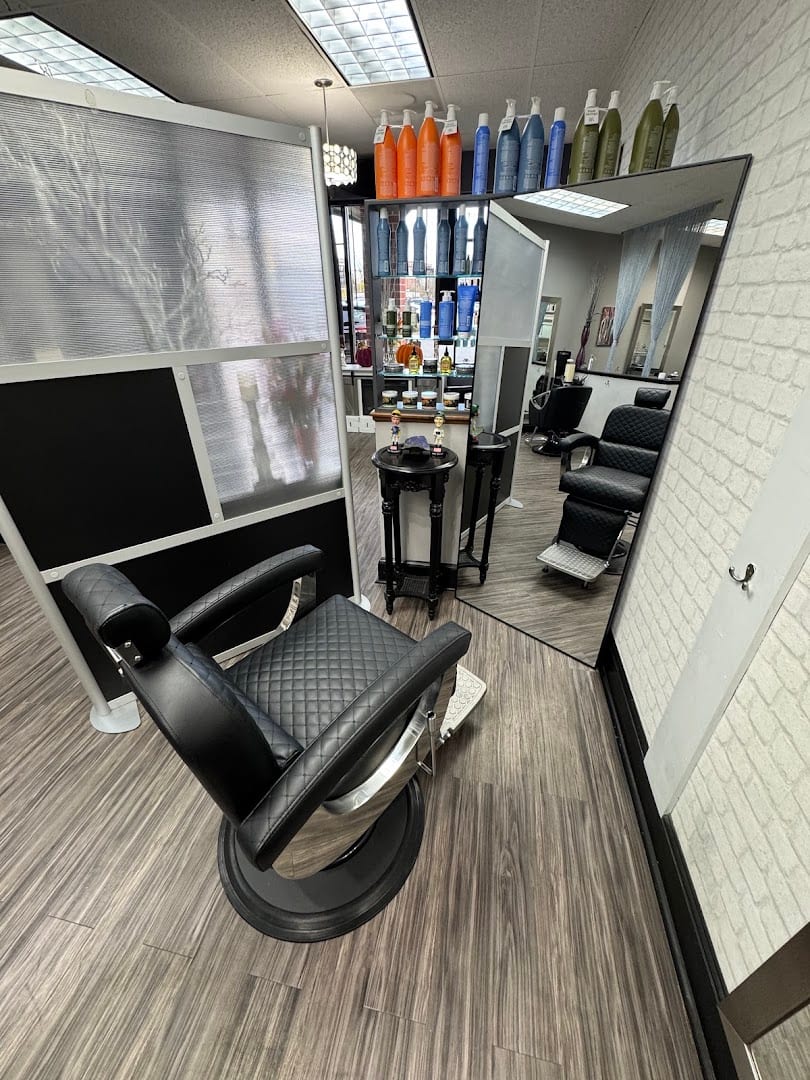 Woody's Barber Shop - Creative Image Hair Design, photo 3