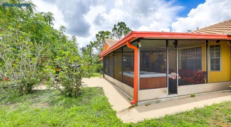North Port Garden Home: Florida Room, Lanai!