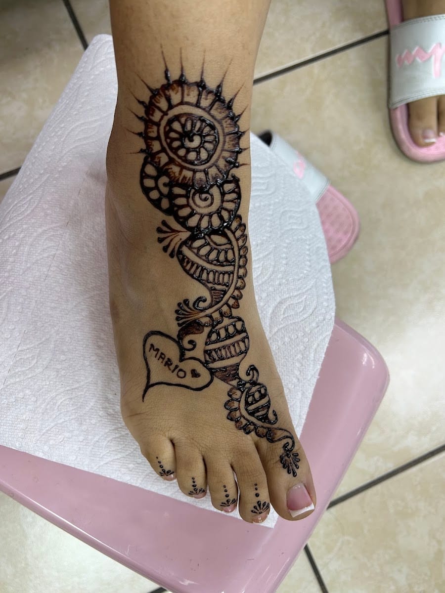 Shivam eyebrows threading waxing facial heena tatoo, photo 4
