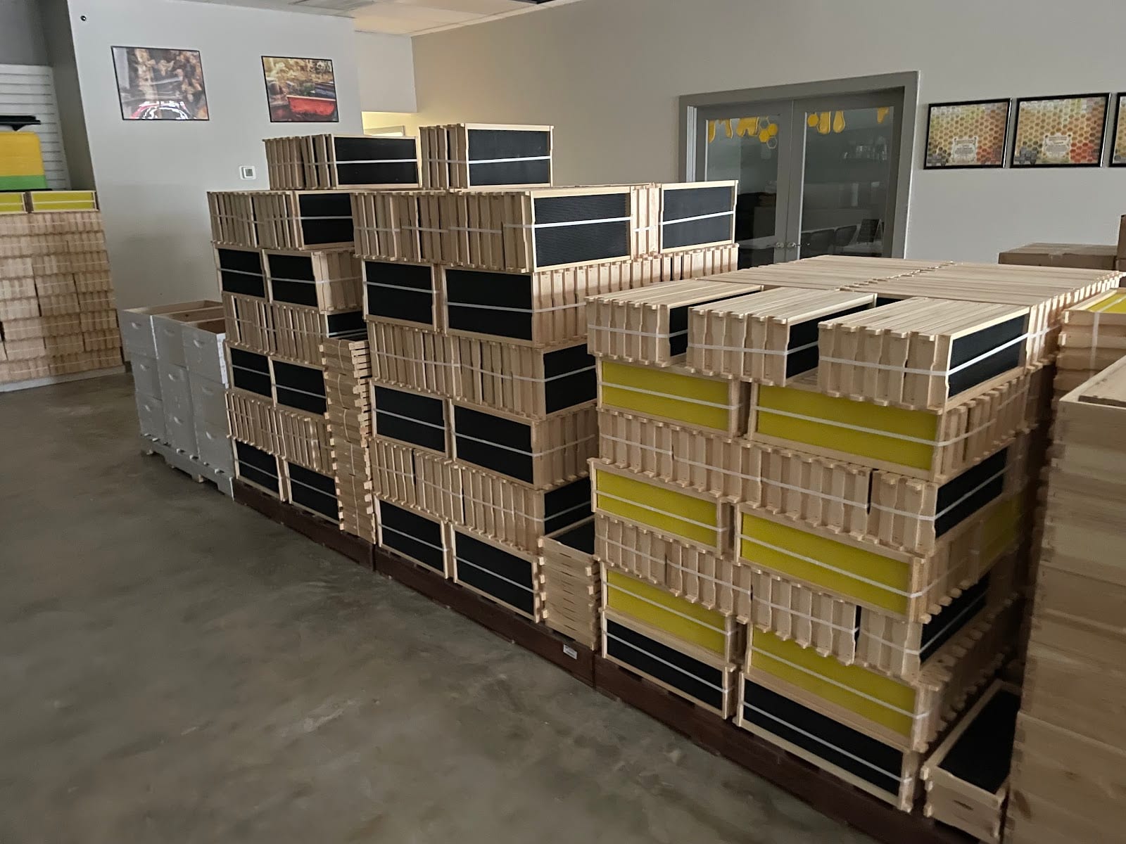 The Bee Supply, photo 4