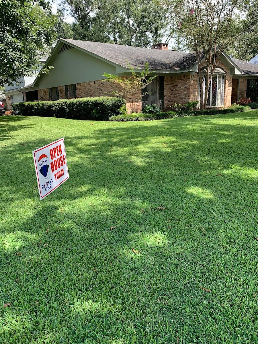 Ashley Hurlburt | Beaumont TX Realtor – RE/MAX ONE, photo 2