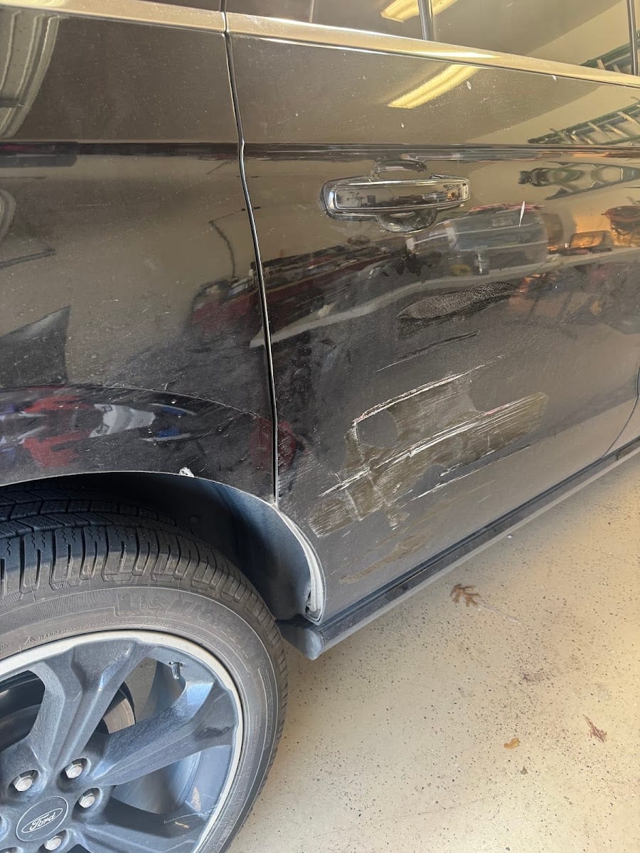 Caliber Collision, photo 2