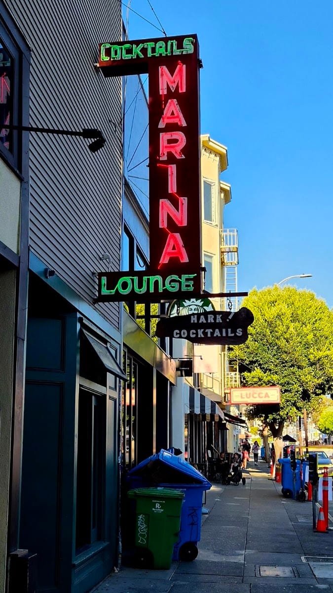 Sully’s Marina Lounge