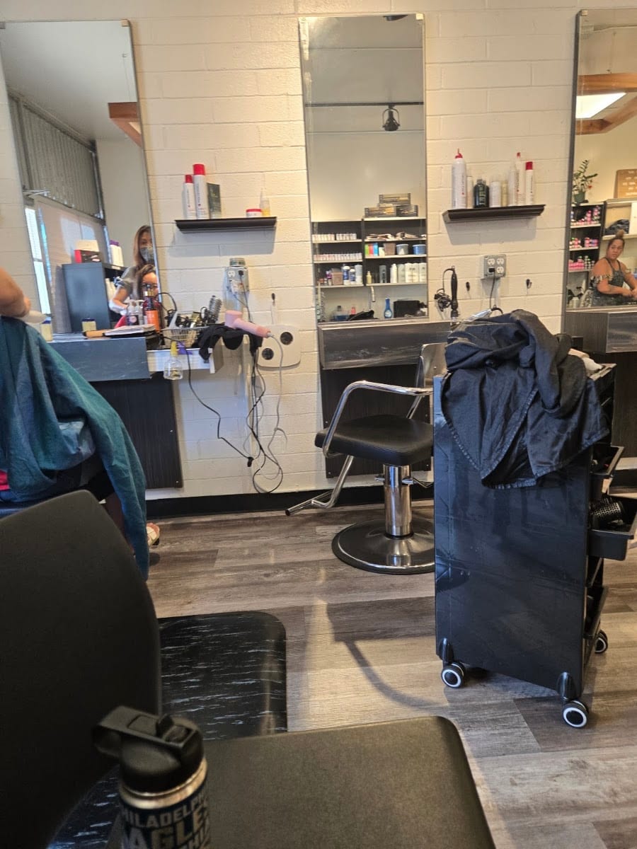 Mai's Beauty Salon