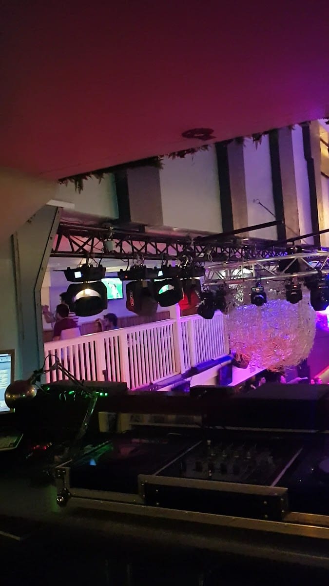 Bal Rock Restaurant bar sportif et club, photo 3