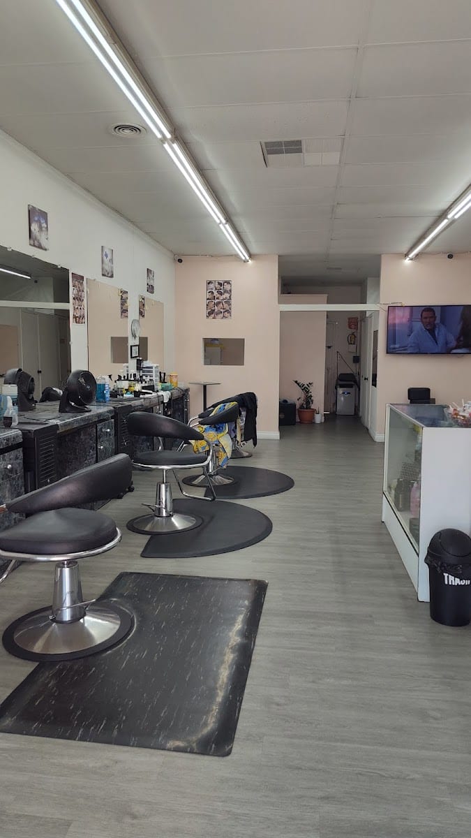 Myra's Beauty Salon, photo 2