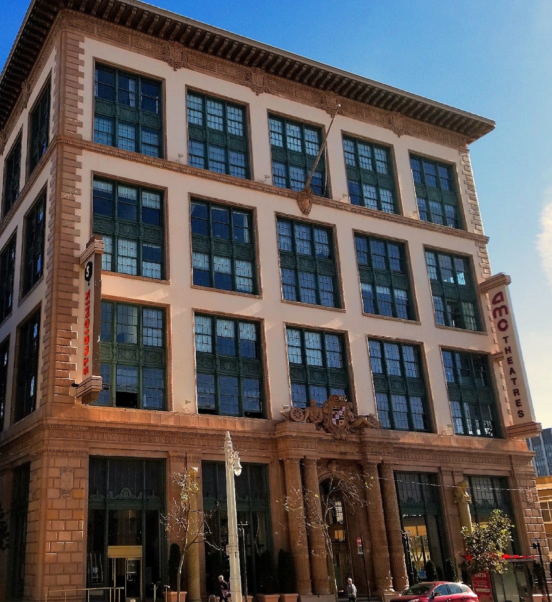 1000 Van Ness