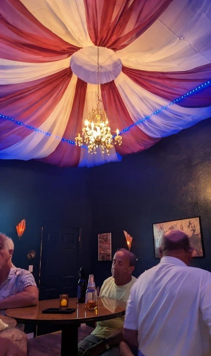 Flying Cork Wine & Beer Bar, photo 3