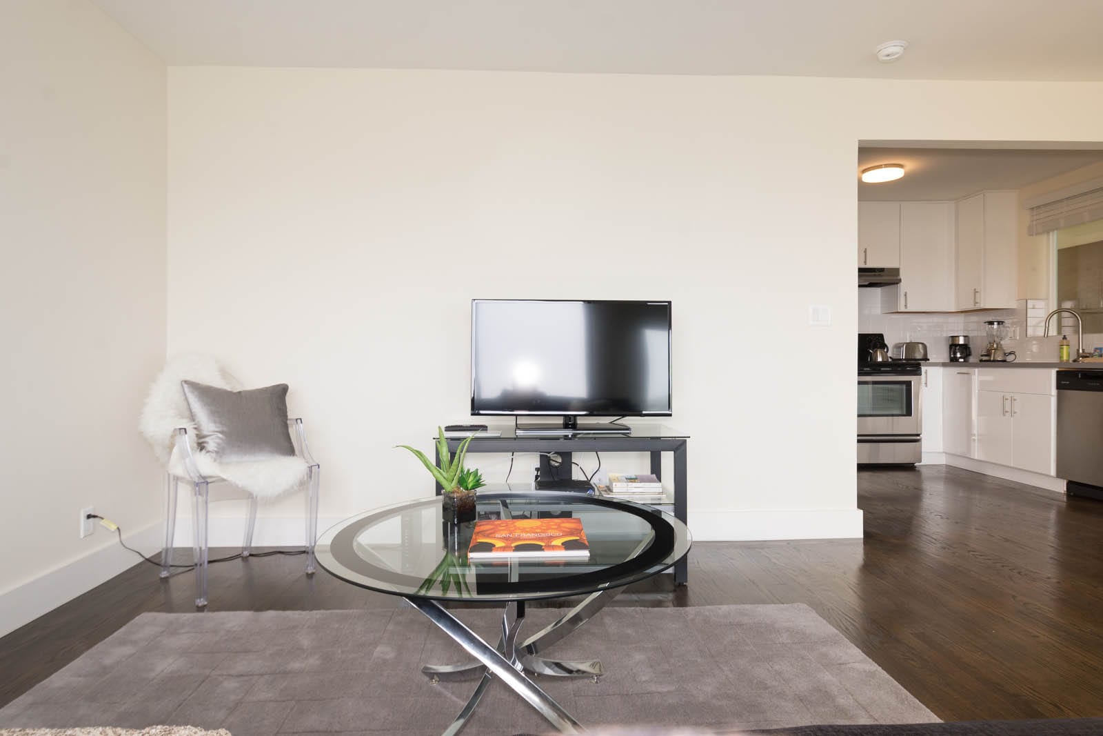 610-660 Clipper Apartments, photo 4
