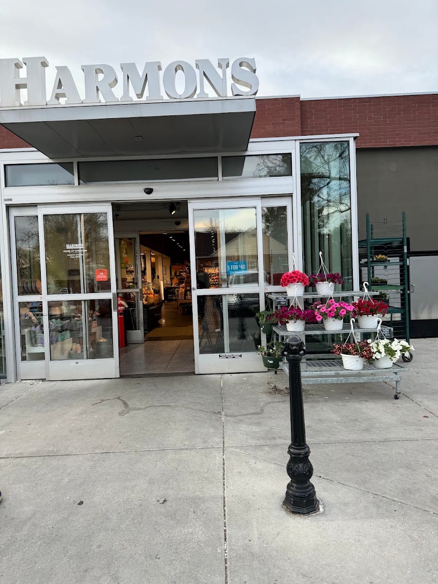 Harmons Emigration Market, photo 2
