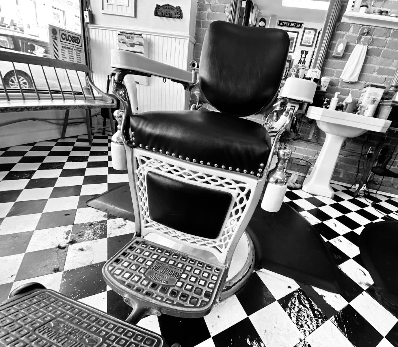 Hollow Ground Barber Shop, photo 2
