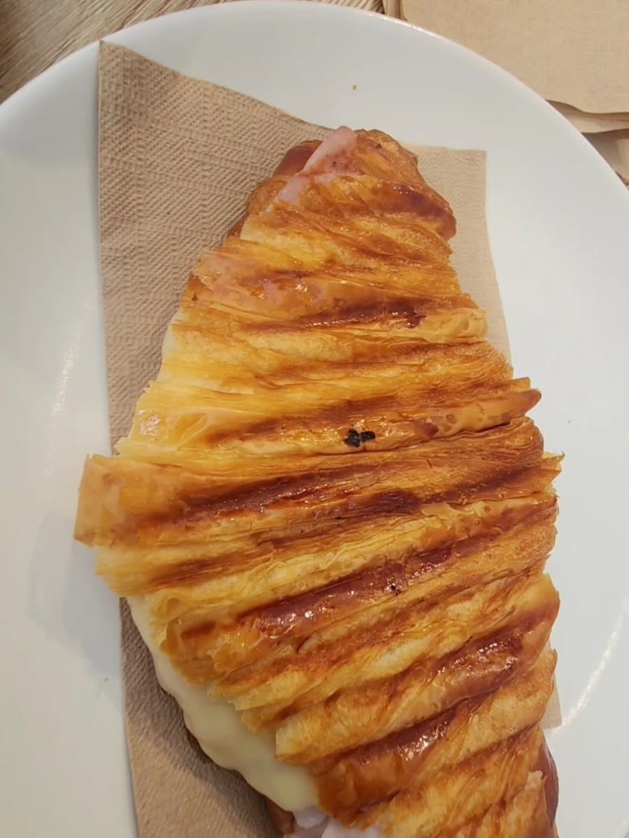 SHELISS BAKESHOP, photo 2