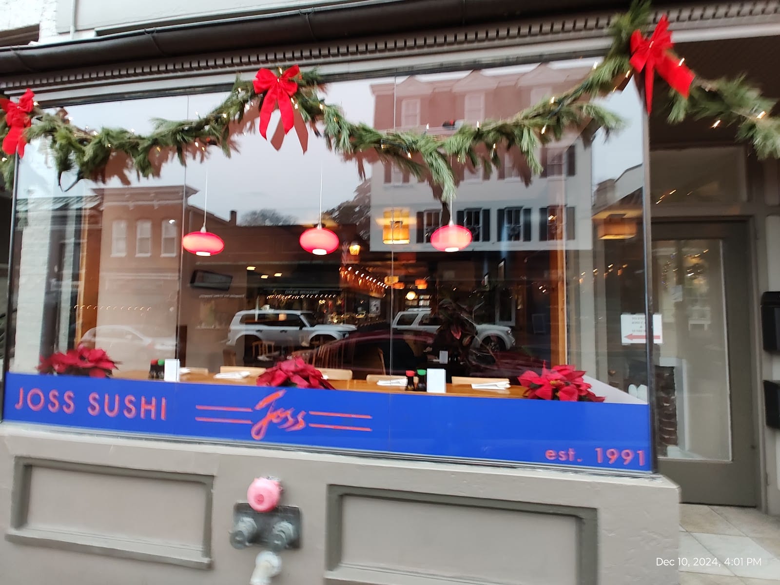Joss Café & Sushi Bar