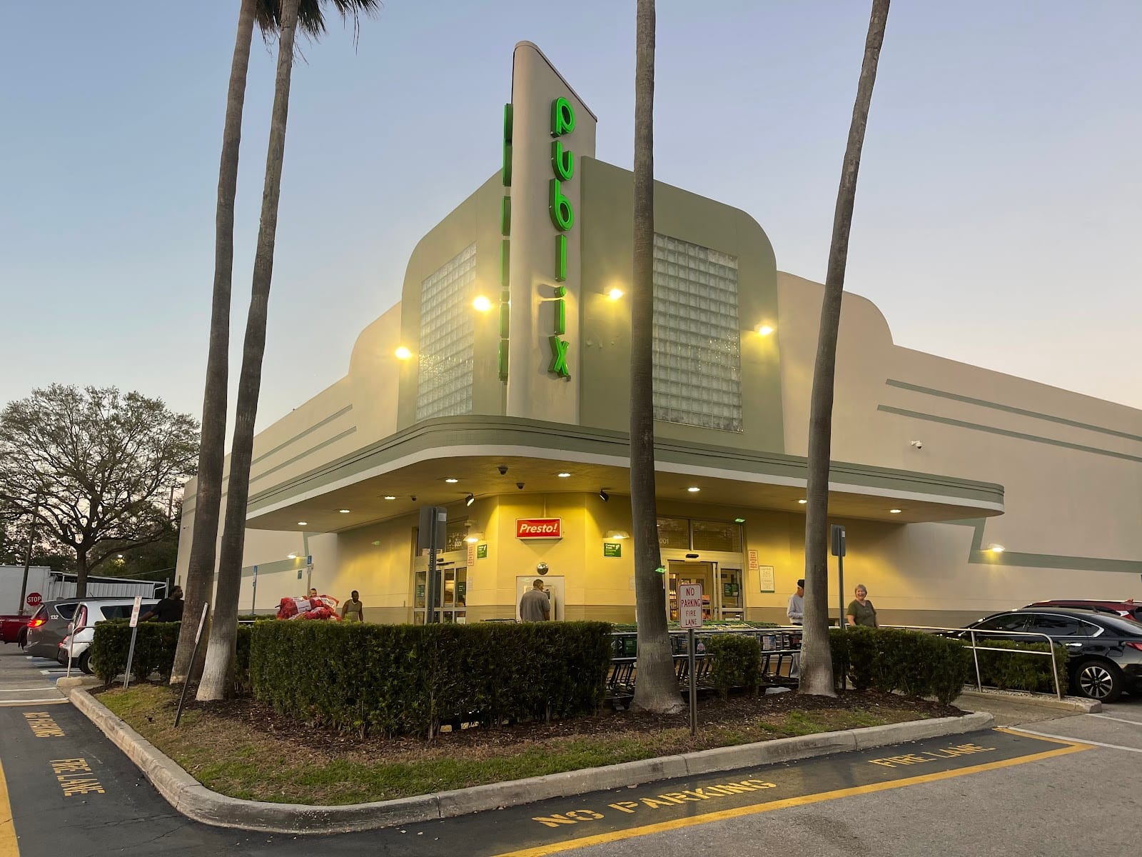 Publix Super Market on N Nebraska Ave, photo 3