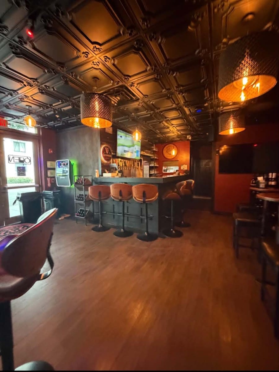 232 Bar, photo 2