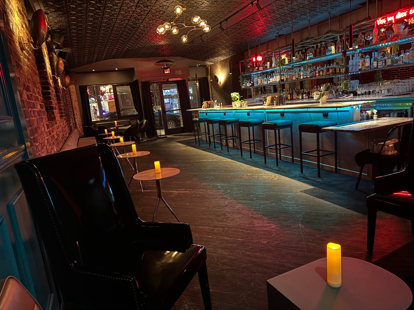 Beso Mae Cocktail Lounge, photo 2