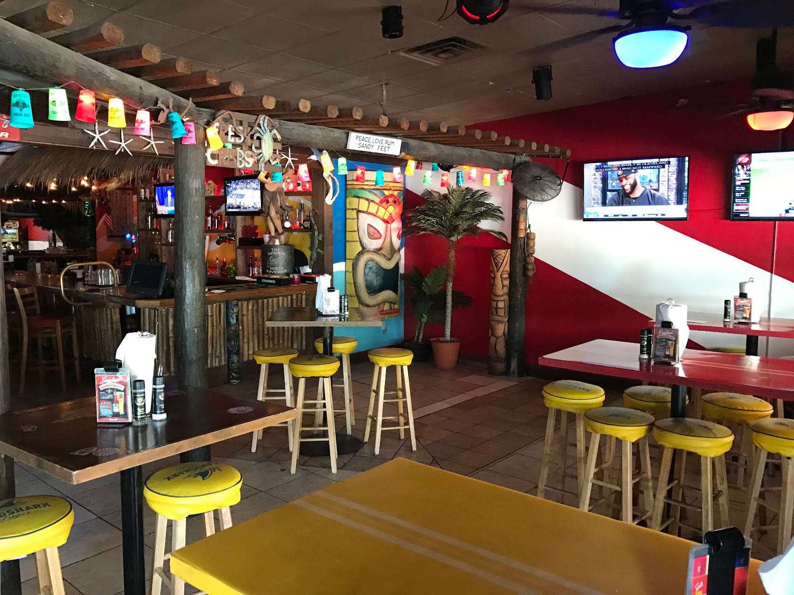 Gilligan's Island Bar & Grill, photo 2