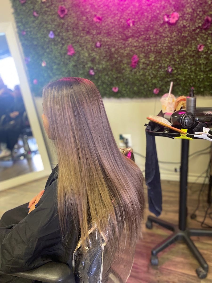 Glow Up Beauty Bar