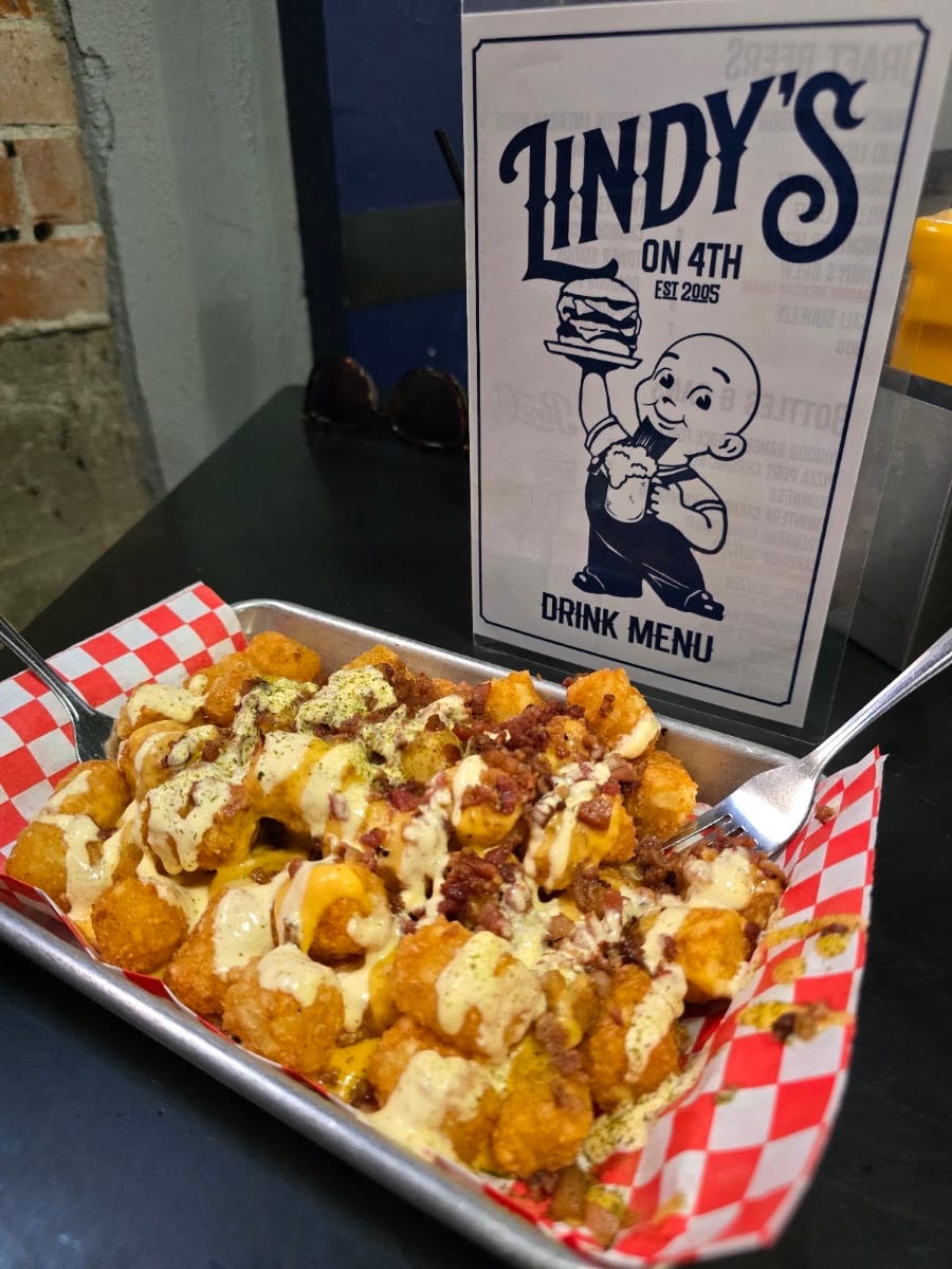 Lindy's on 4th, photo 3