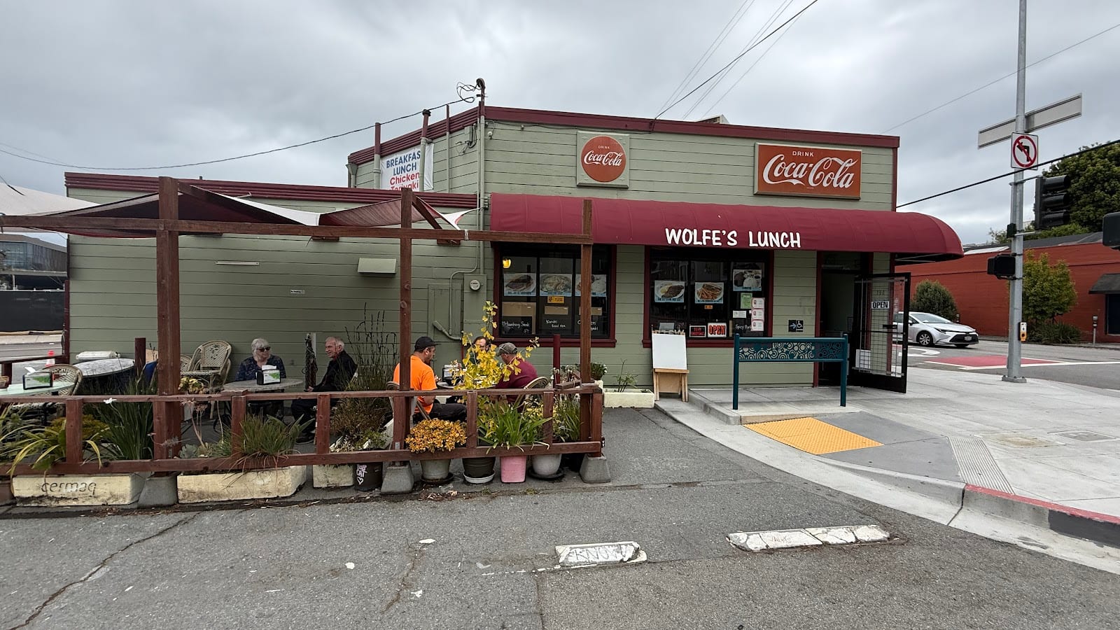 Wolfe's Lunch