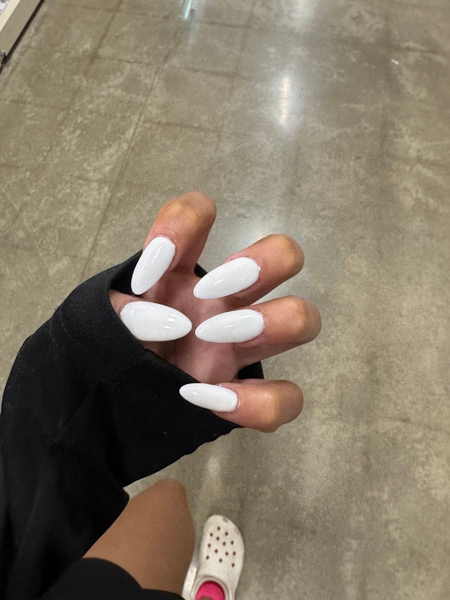 Brenham VIP Nails & Spa