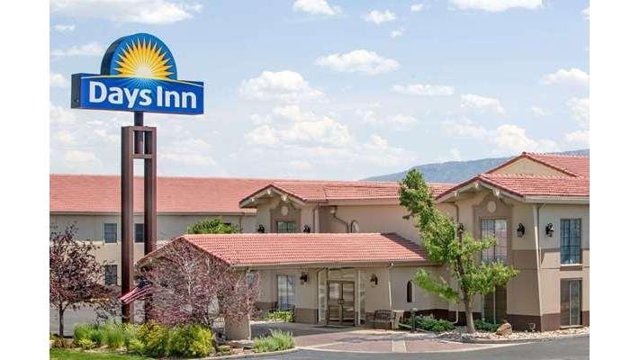 Topper Motel