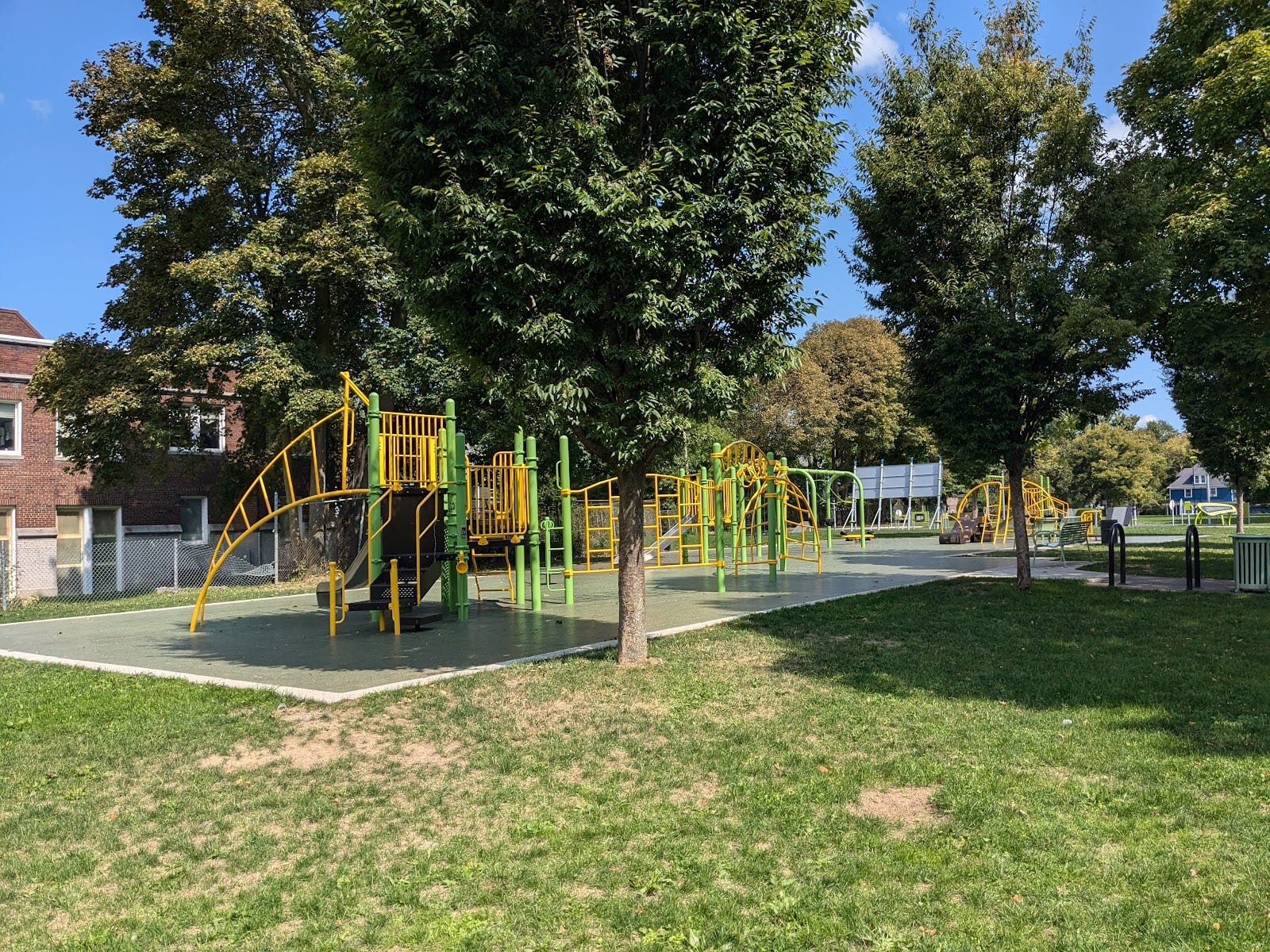 Grand Ave Park