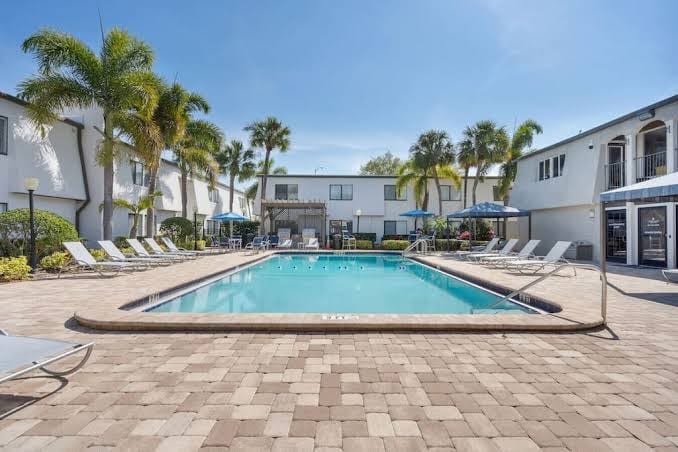 Bayshore Charm | Pool, Gym Free Parking more!, photo 2