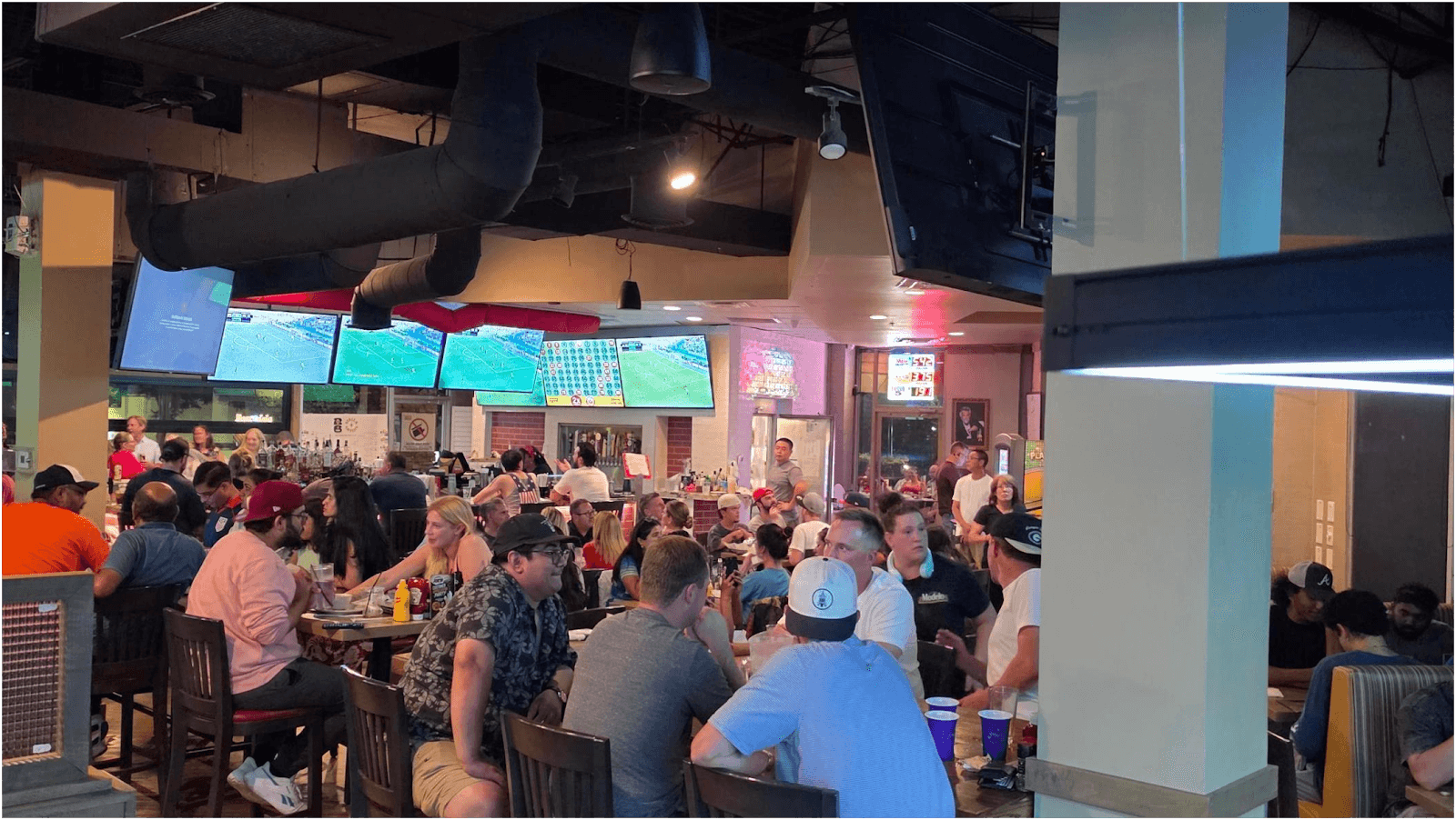 Joe's Sports Bar & Grill, photo 4
