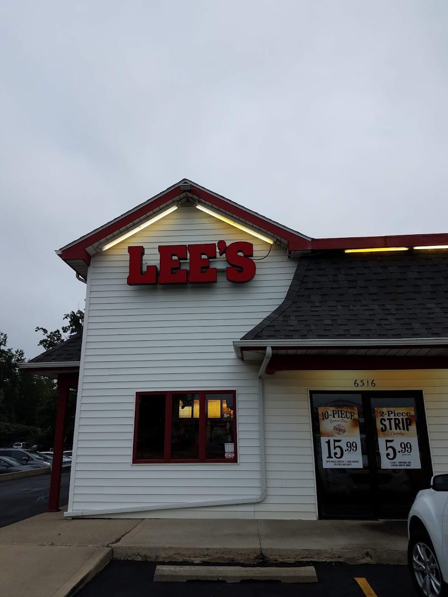 Lee's Famous Recipe Chicken, photo 2