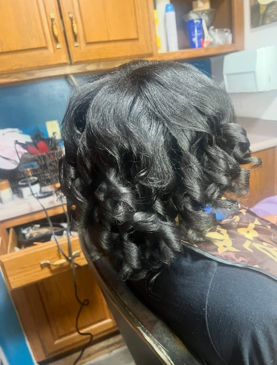 Indulge Beauty Salon LLC