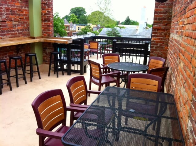 Maxwell's On Main (MOMs), photo 2