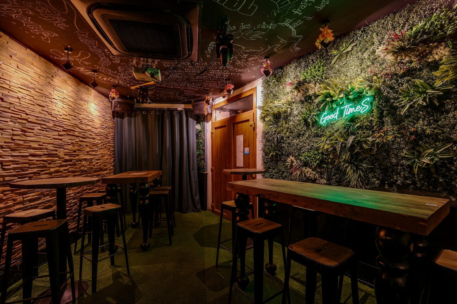 K1ZE BAR OPERA, photo 2