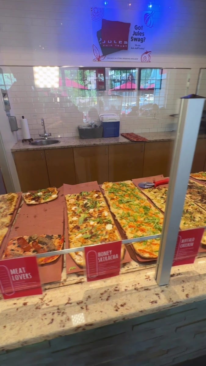 Jules Thin Crust, photo 3