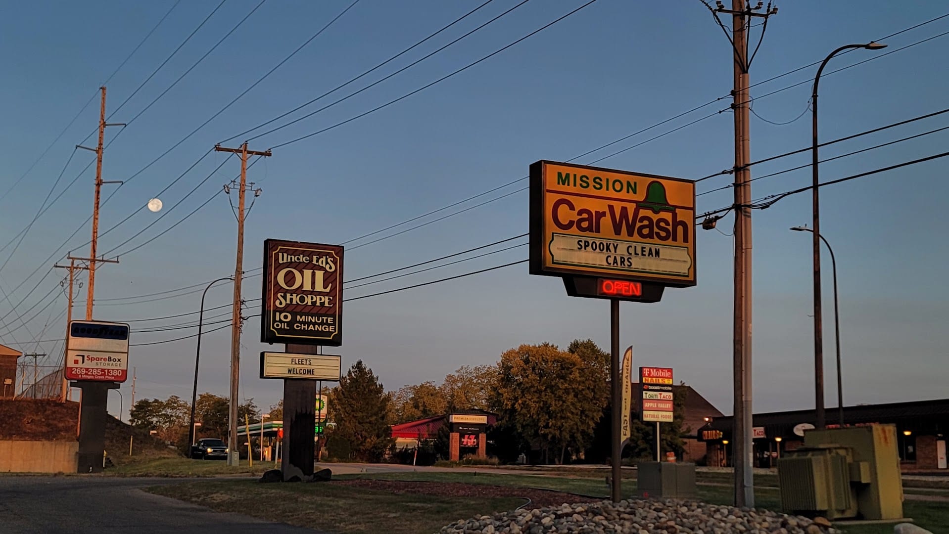 Mission Car Wash, photo 3