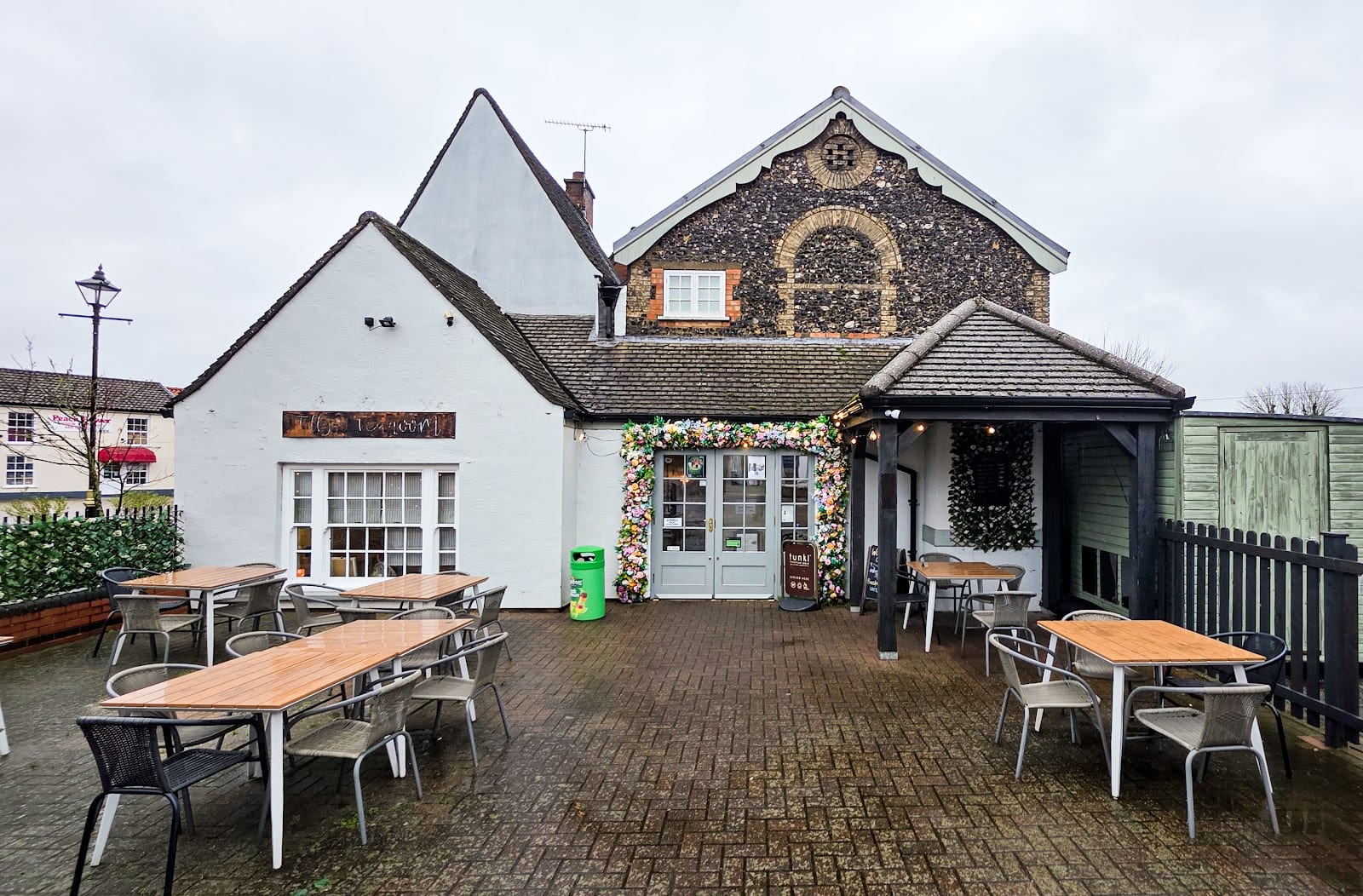 Tilly's Cafe & Bistro
