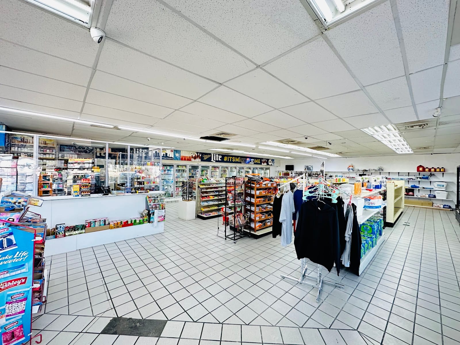 Moni Food Mart | Gas Station | Beer Wine | Vape Shop | Smoke Shop| Tobacco | CBD | Kratom | ATM | Lotto | Grocery, photo 4